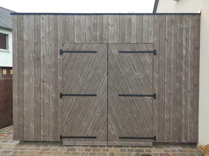 Construction légère en bois avec bardage vertical Airvault