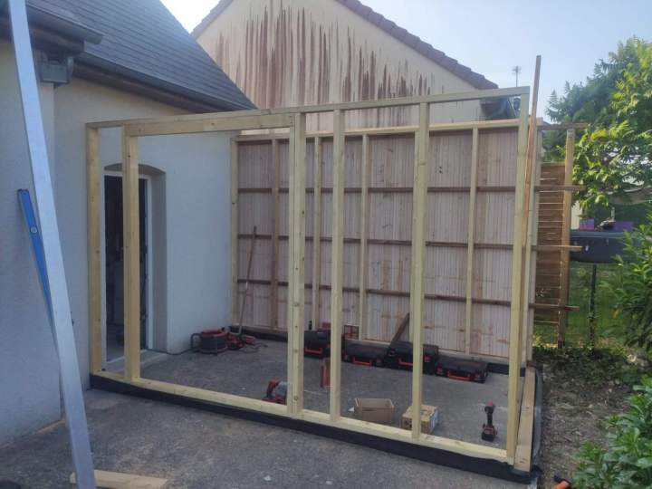 Ossature bois local de rangement Loudun