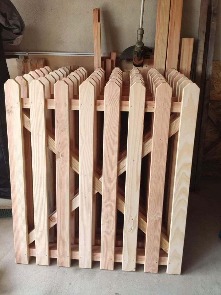 Panneaux en bois à lames verticales Airvault